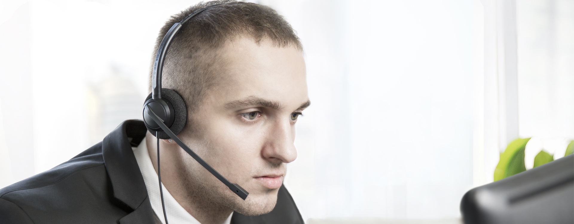 Crystal 2731-2732: Call & Contact Headsets With Noise Cancelling Microphones